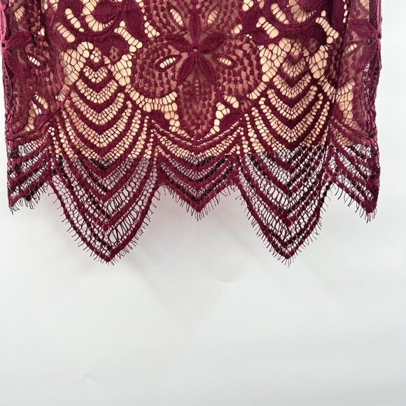 Express Women's Lace Overlay Short Sleeve Scalloped Hem Top Wine/Nude XS New - Picture 5 of 9